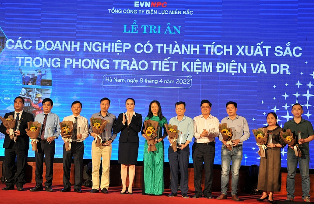 Tạo cơ chế thu hút khách hàng tham gia điều chỉnh phụ tải điện